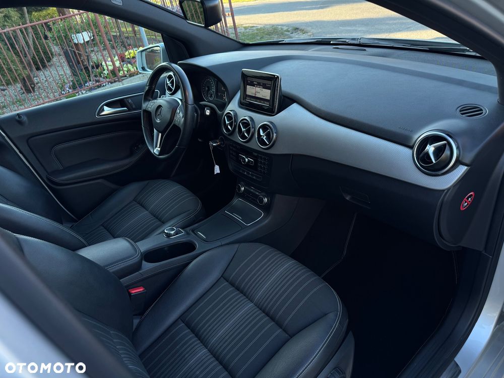 Mercedes-Benz Klasa B 180 CDI (BlueEFFICIENCY) 7G-DCT - 21
