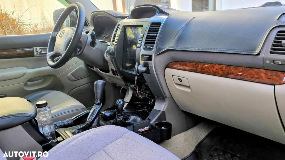 Toyota Land Cruiser - 2