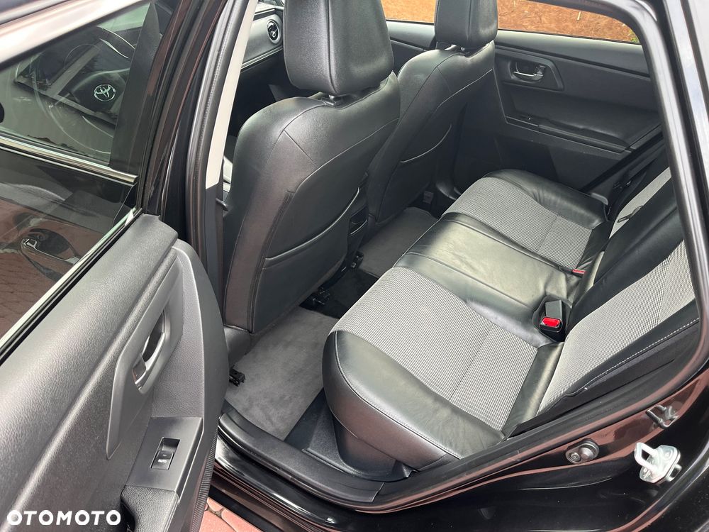 Toyota Auris ver-1-8-hsd-luna - 18
