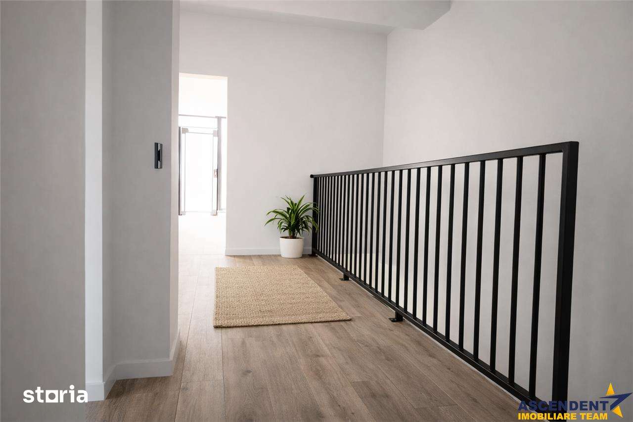 Vila impozanta, aspect deosebit, configuratie tip duplex, view, Brasov - Imagine principală: 3/10