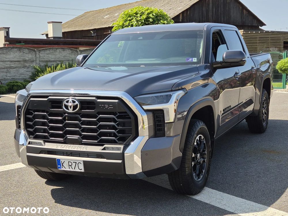 Toyota Tundra - 1
