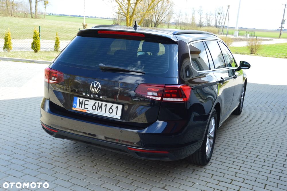 Volkswagen Passat - 12