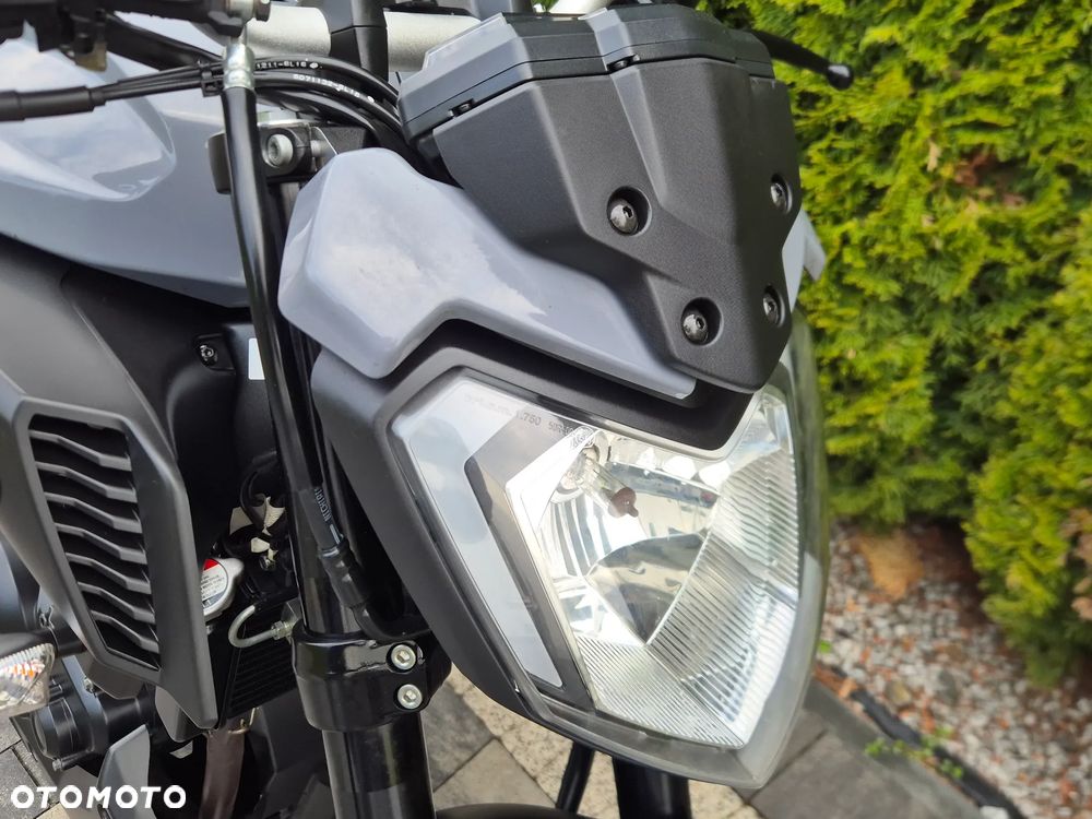 Yamaha MT - 16