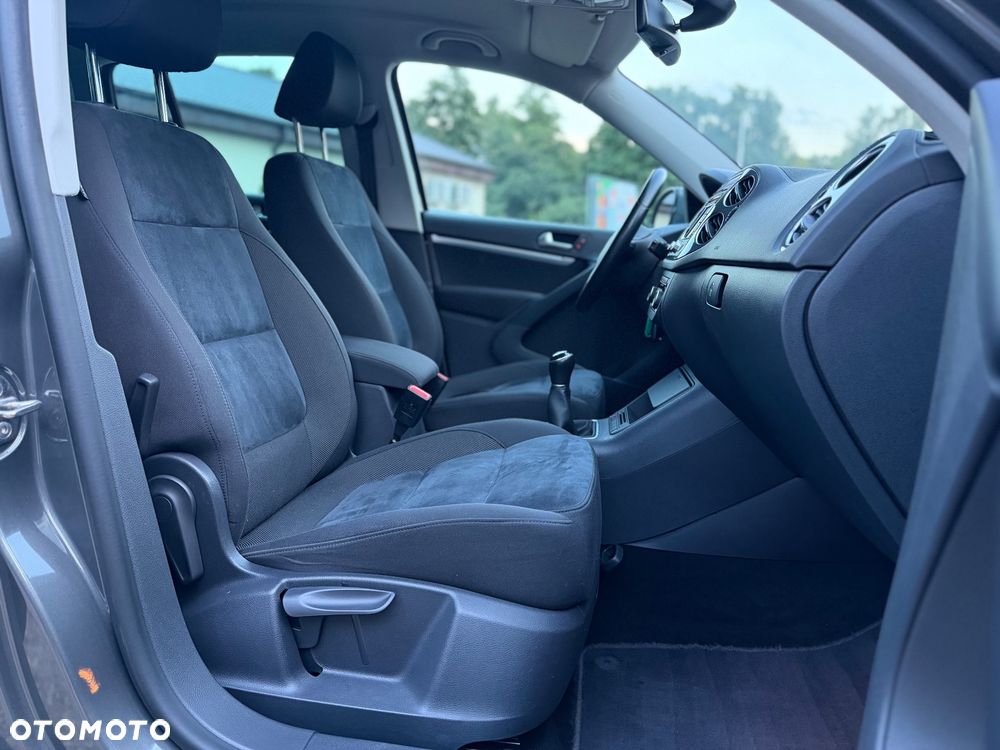 Volkswagen Tiguan 2.0 TDI DPF BlueMotion Technology Lounge Sport & Style - 30