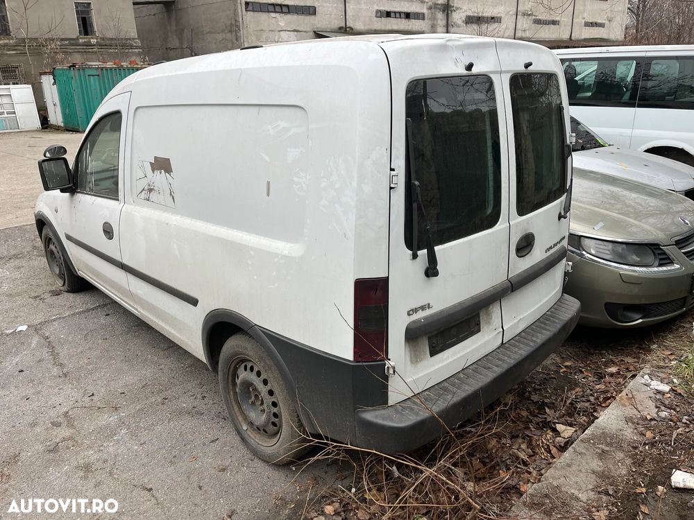 Dezmembrez Opel Combo 2010 alb - 6