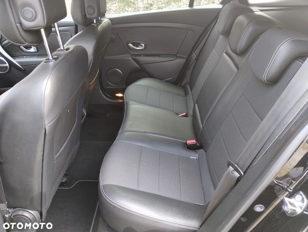 Renault Megane TCe 180 GT - 22