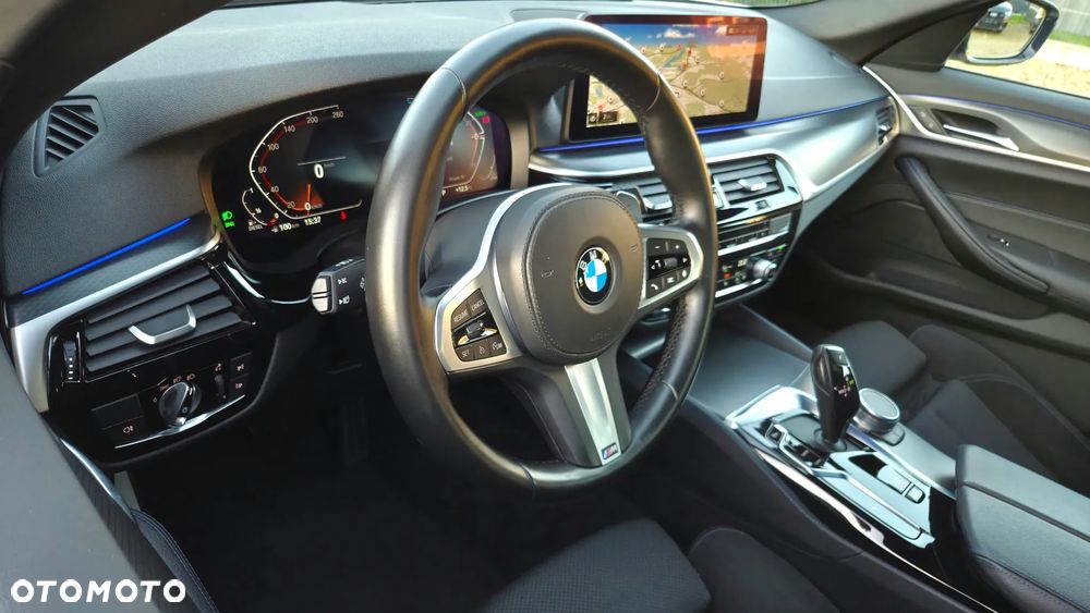 BMW Seria 5 520d Touring M Sport Edition - 16