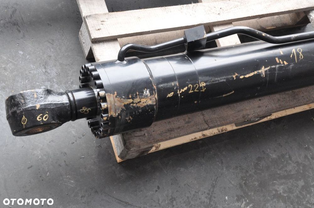 SIŁOWNIK HYDRAULICZNY MANITOU MT 1440 1840 DŁ. 147 CM - 3