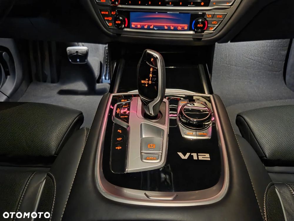 BMW Seria 7 M760Li xDrive - 13
