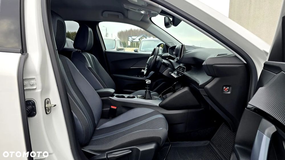 Peugeot 2008 PureTech 130 GPF Stop&Start Allure - 26