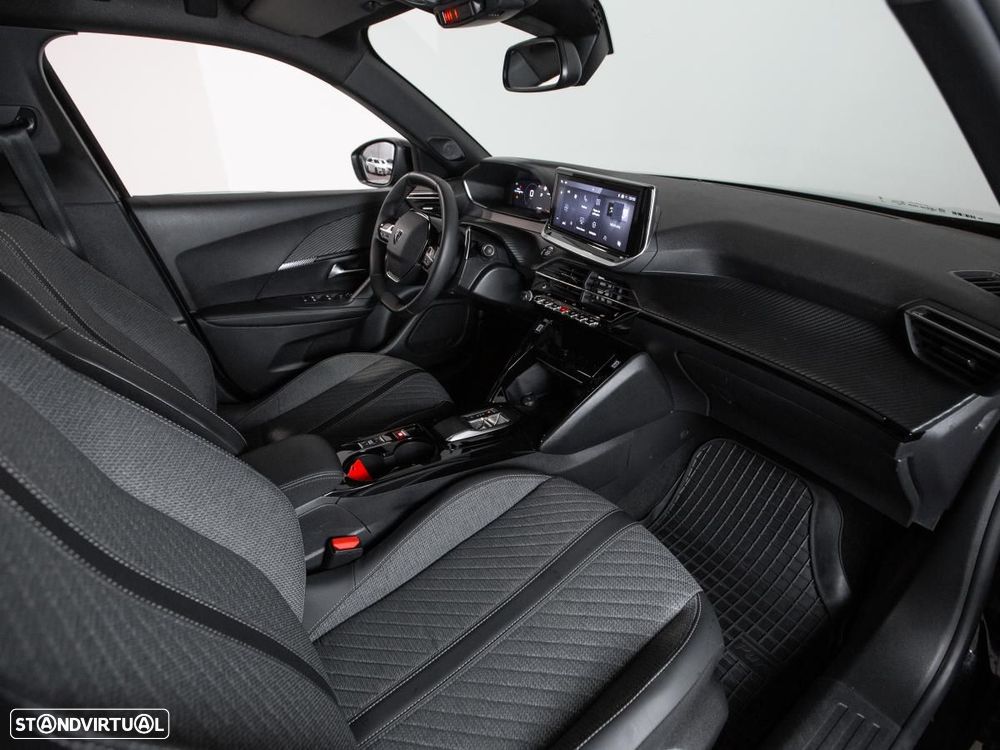 Peugeot 2008 1.2 PureTech Allure EAT8 - 11