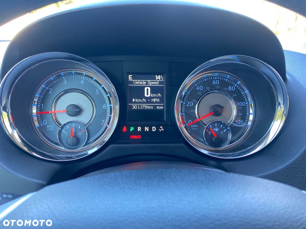 Chrysler Town & Country 3.6 Touring - 7