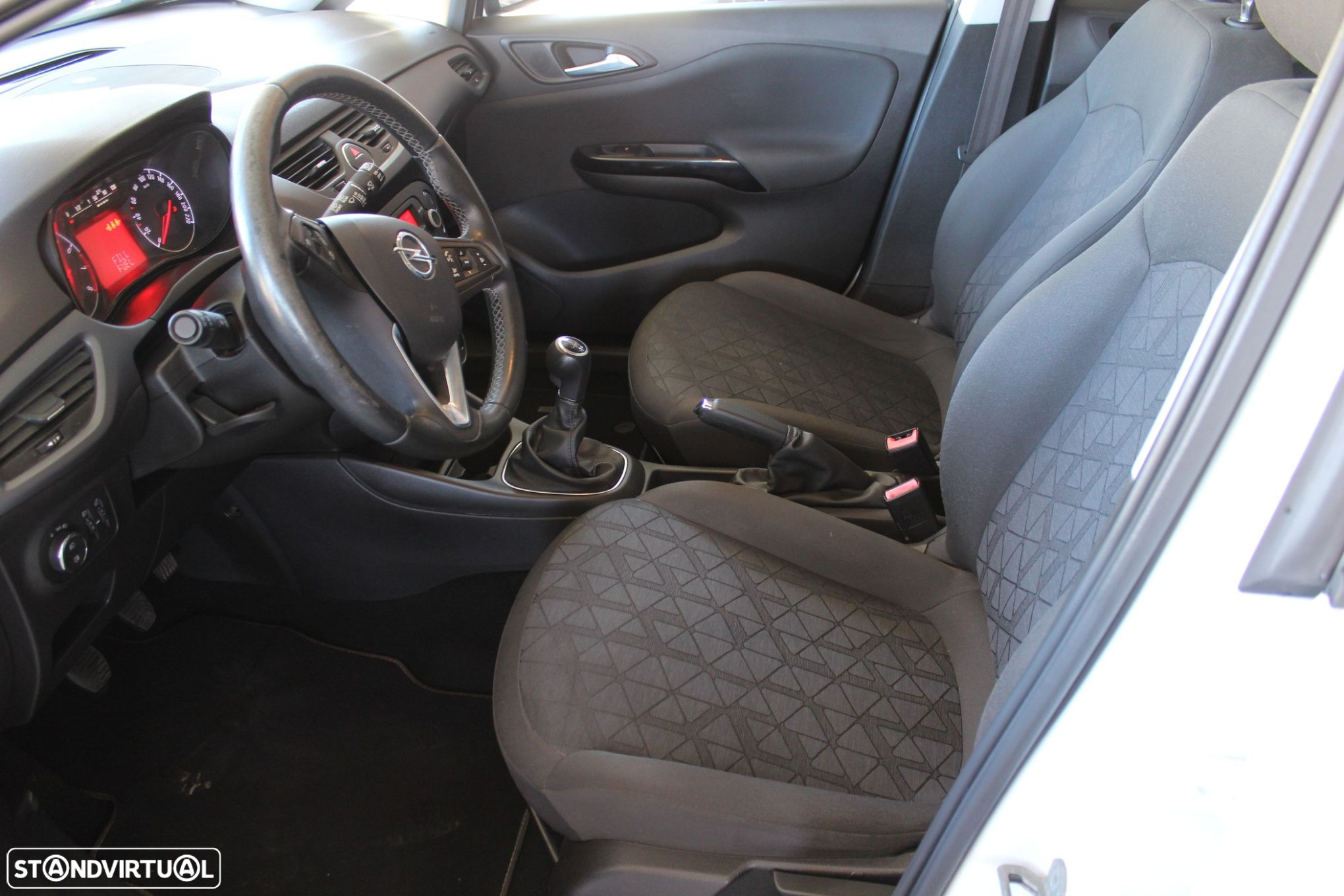 Opel Corsa 1.2 120 Anos - 9