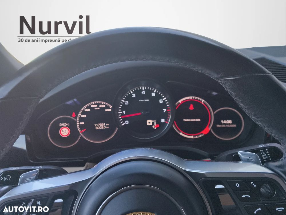 Porsche Cayenne - 11