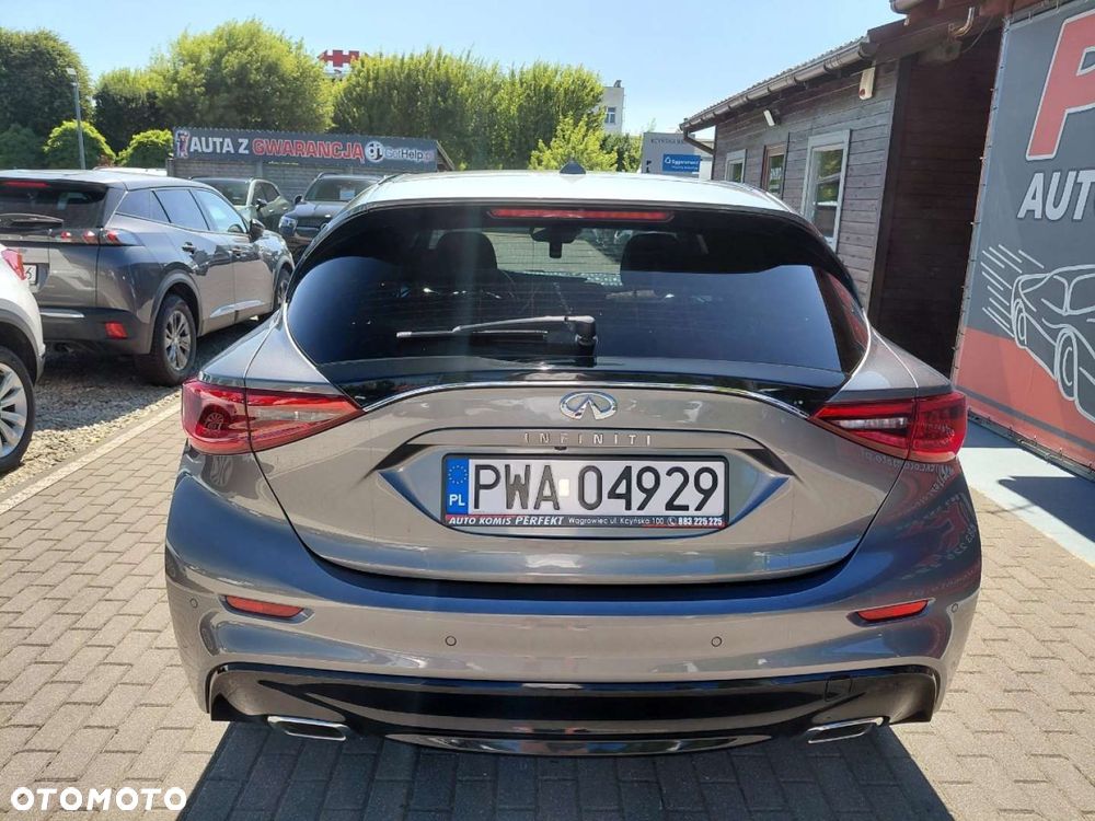 Infiniti Q30 - 7