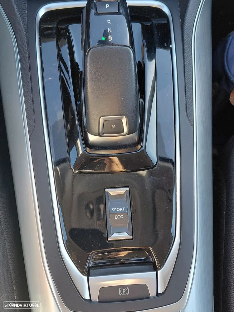 Peugeot 308 SW BlueHDi 130 EAT8 Allure - 16