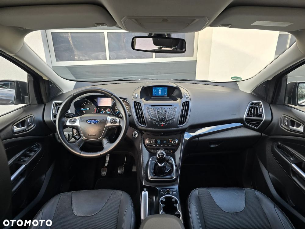 Ford Kuga 2.0 TDCi 2x4 Titanium - 26