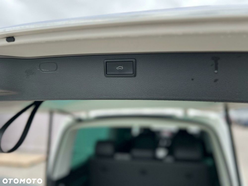 Volkswagen Caravelle - 15