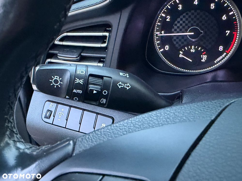 Hyundai Elantra 1.6 Comfort - 28