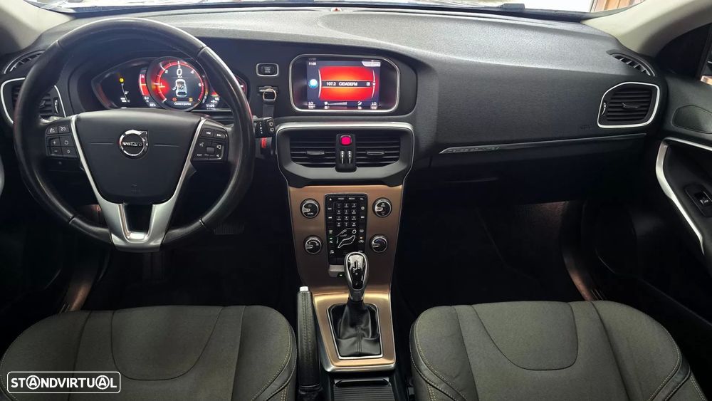 Volvo V40 Cross Country 2.0 D2 Momentum Geartronic - 16