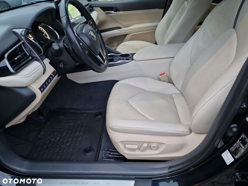 Toyota Camry 2.5 Hybrid Executive CVT - 11