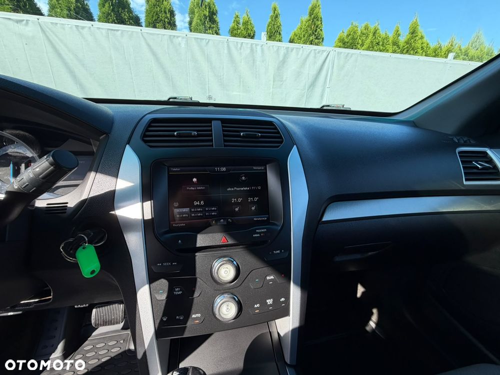 Ford Explorer - 26