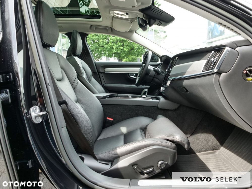 Volvo V90 Cross Country - 33