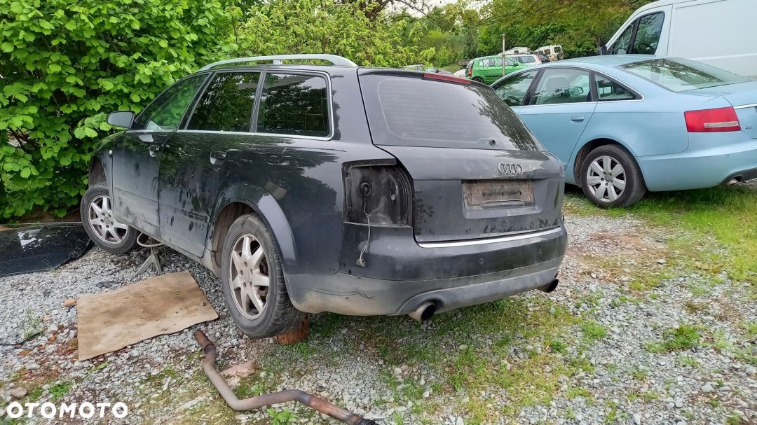 Części Audi A4 B6 1.9 kombi czarny manulana skrzynia - 1