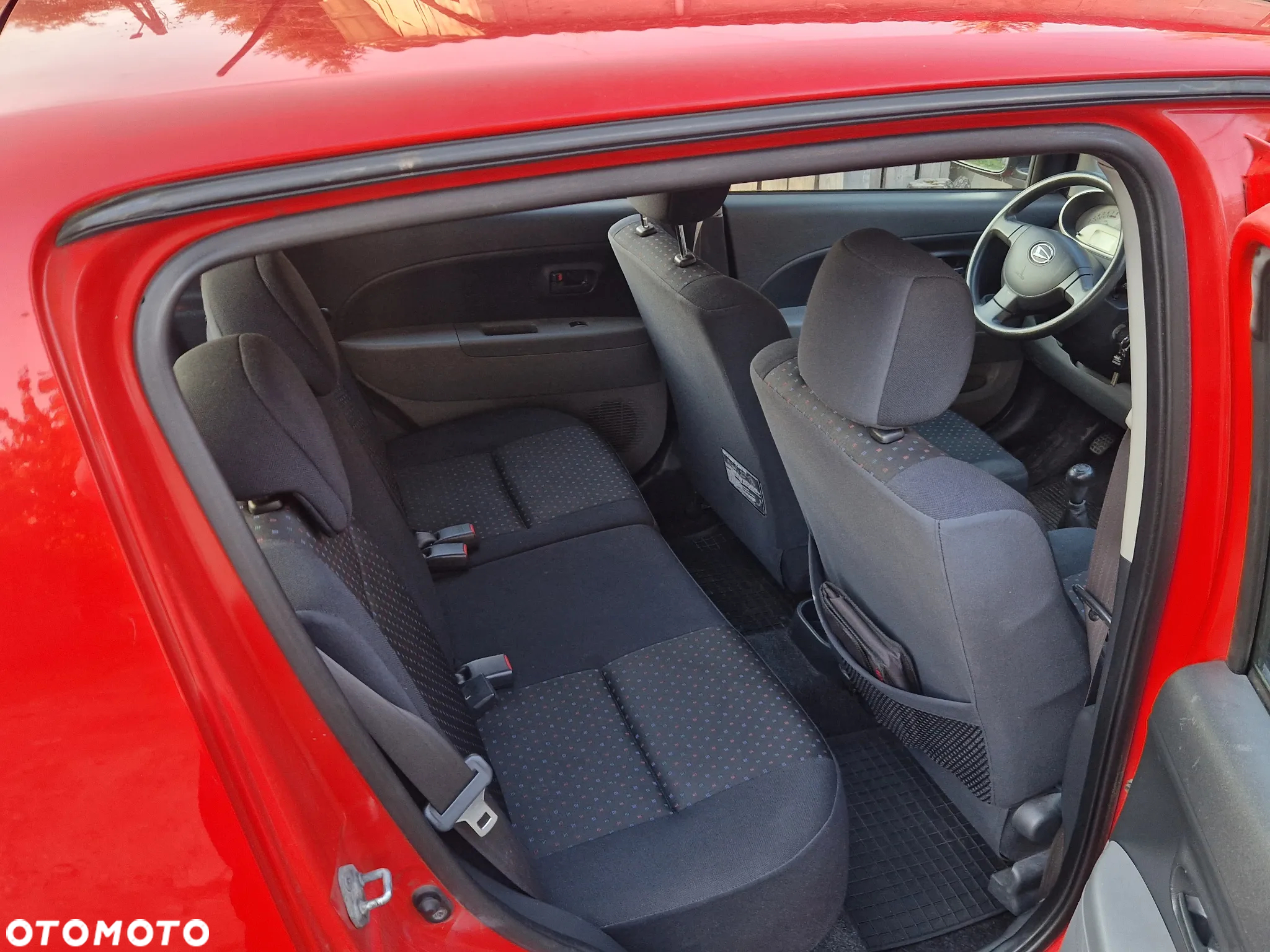 Daihatsu Sirion 1.0 - 6