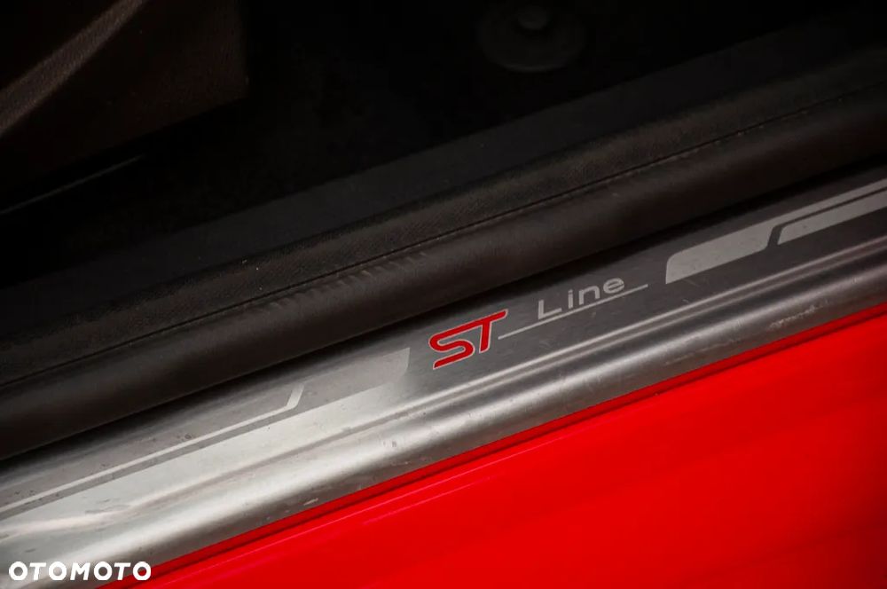 Ford Focus SW 1.5 EcoBoost S&S ST-LINE - 26