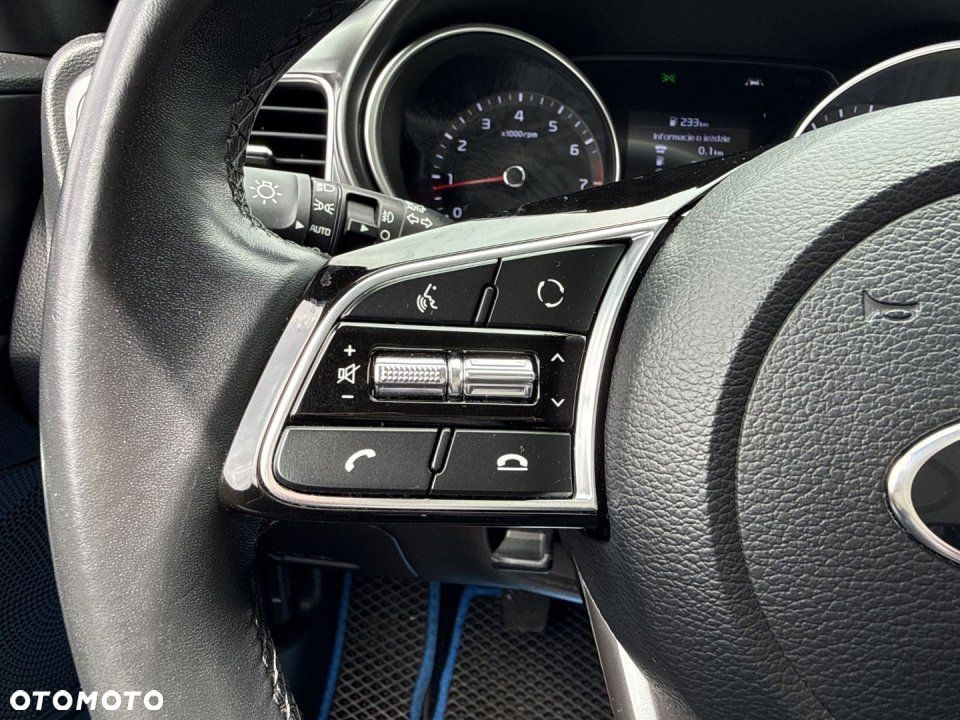 Kia Ceed - 9