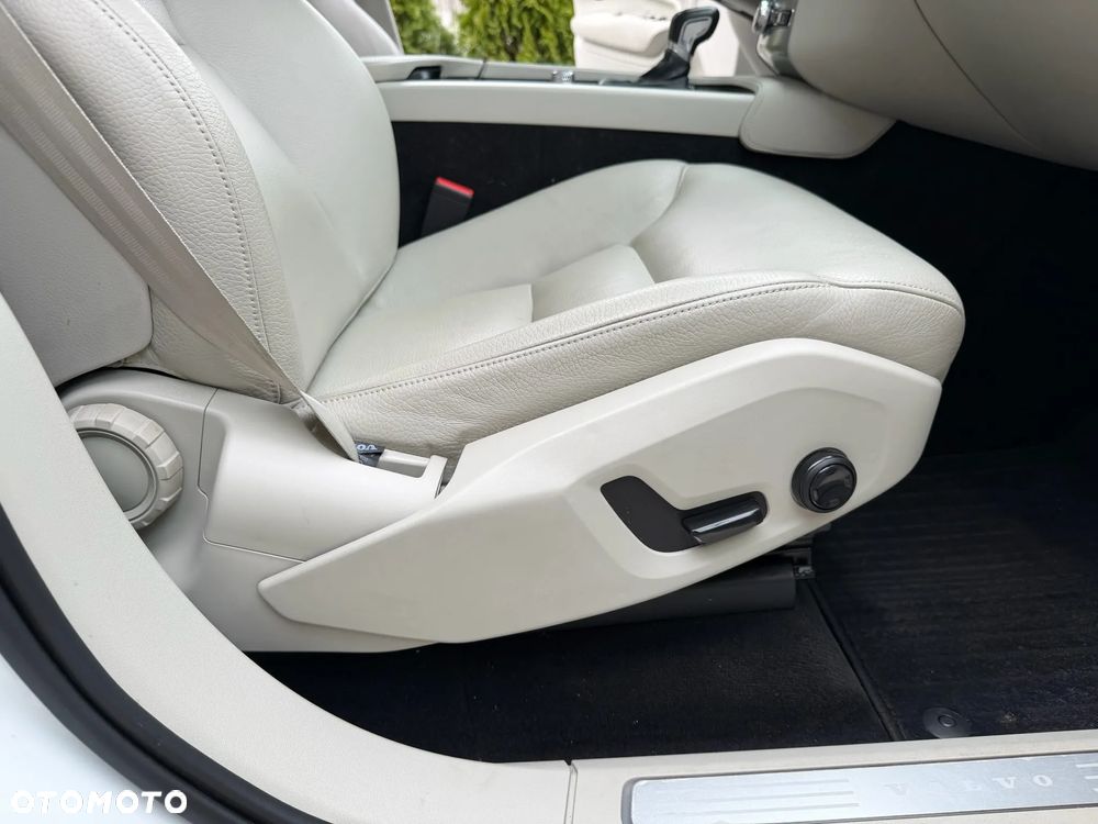 Volvo XC 90 D4 Geartronic Momentum - 13