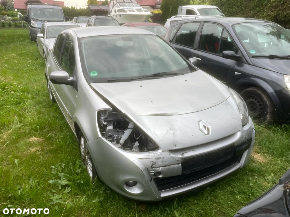 Renault Clio - 2