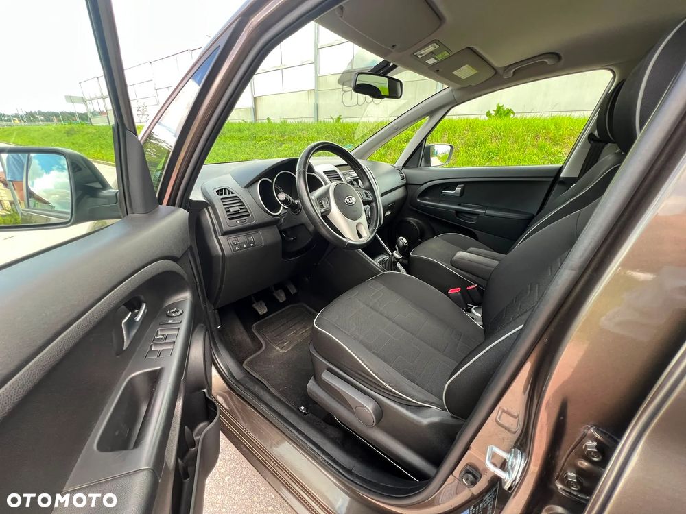 Kia Venga 1.6 CRDi 128 Vision - 9
