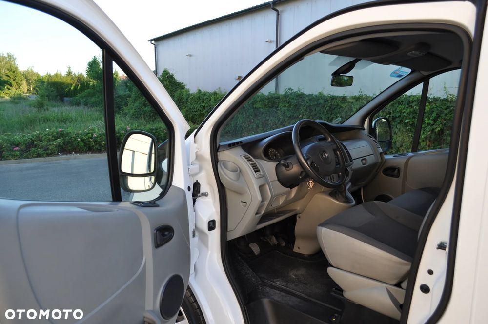 Opel Vivaro - 10