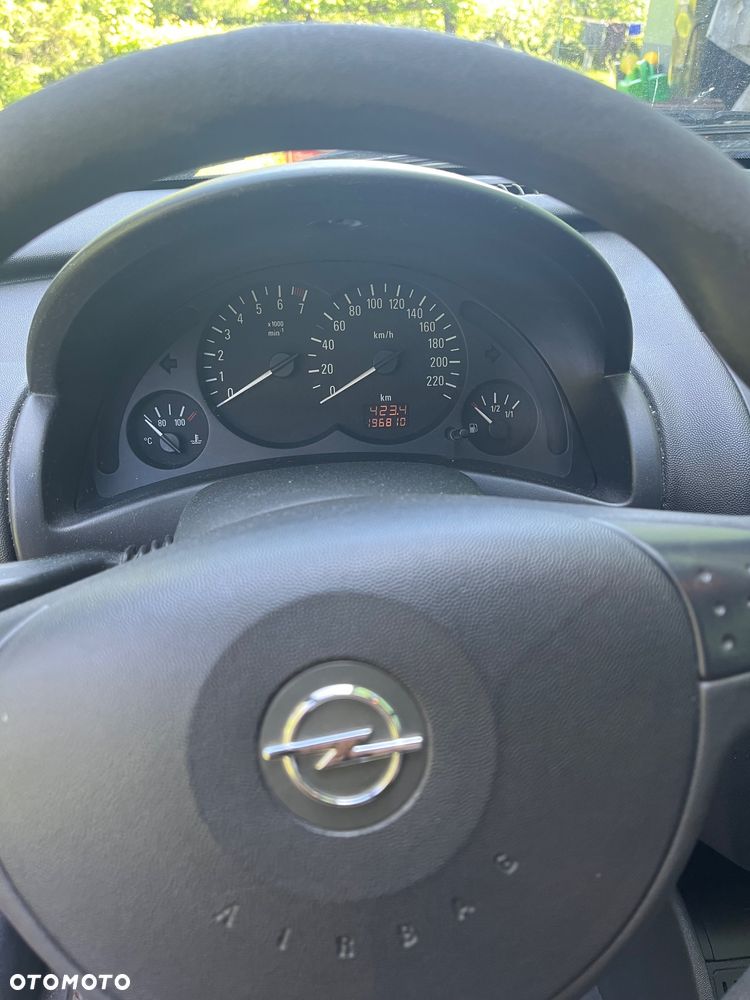 Opel Corsa 1.0 12V Cosmo - 4