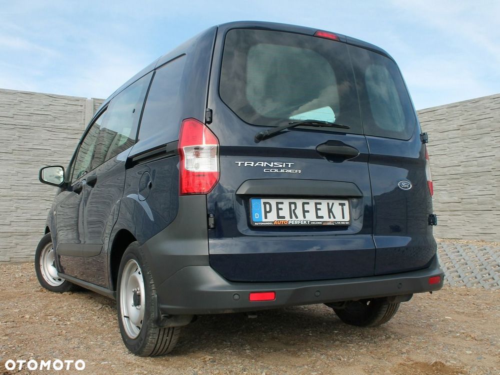 Ford Transit Courier - 14