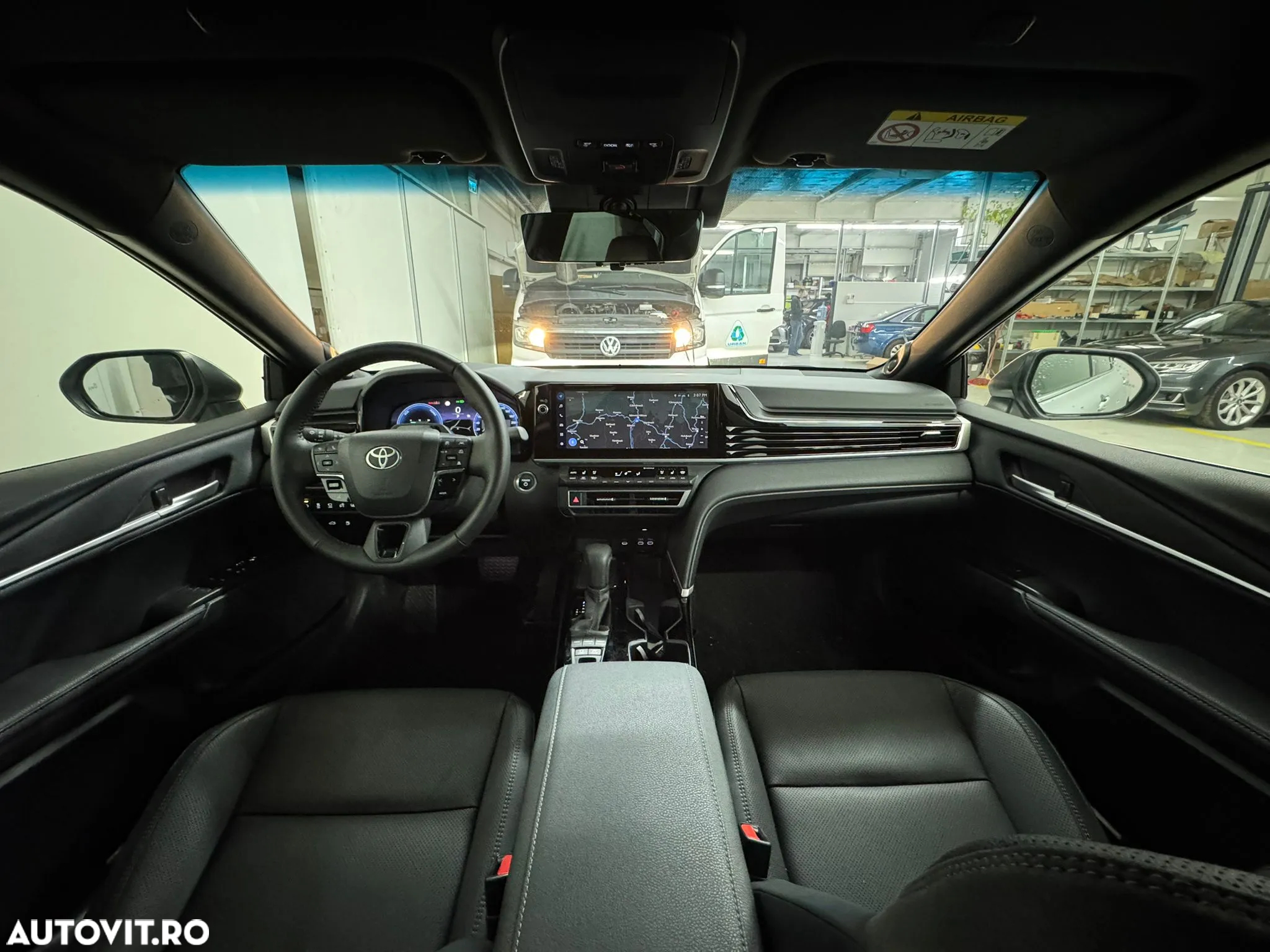 Toyota Camry 2.5 HEV Luxury - 17