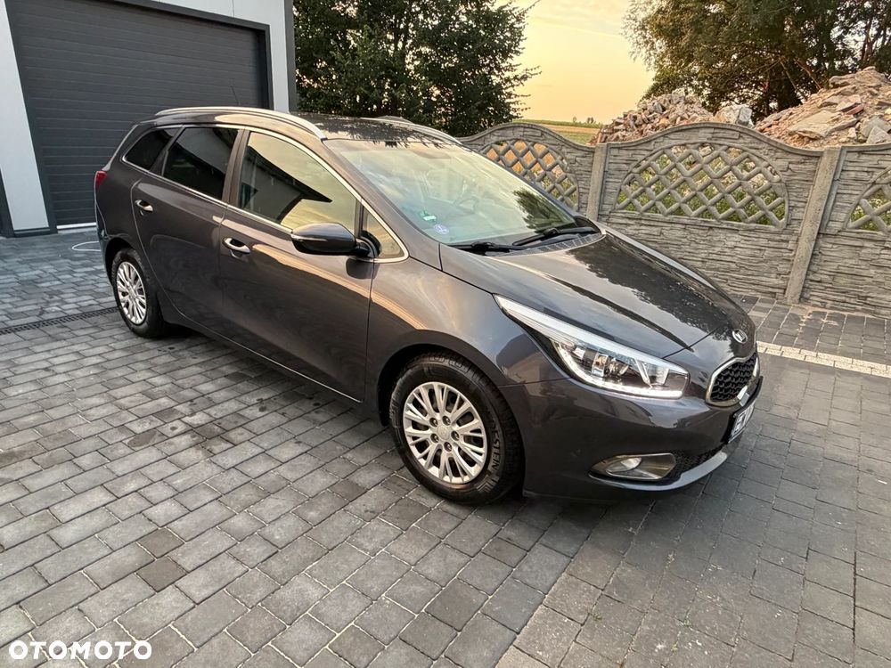 Kia Ceed 1.6 GDI Dream Team Edition - 6