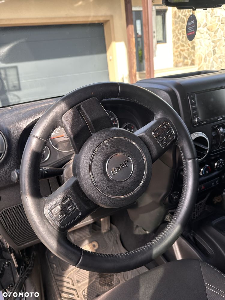 Jeep Wrangler 3.6 Unlim Sahara - 21
