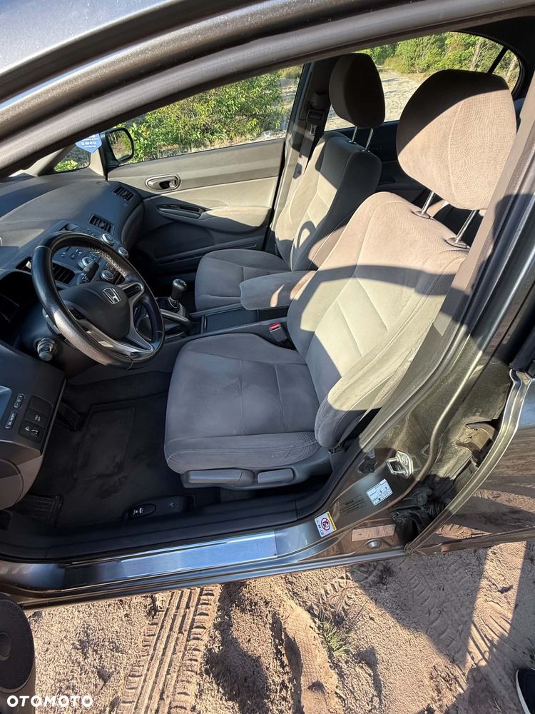 Honda Civic 1.8 Comfort - 18