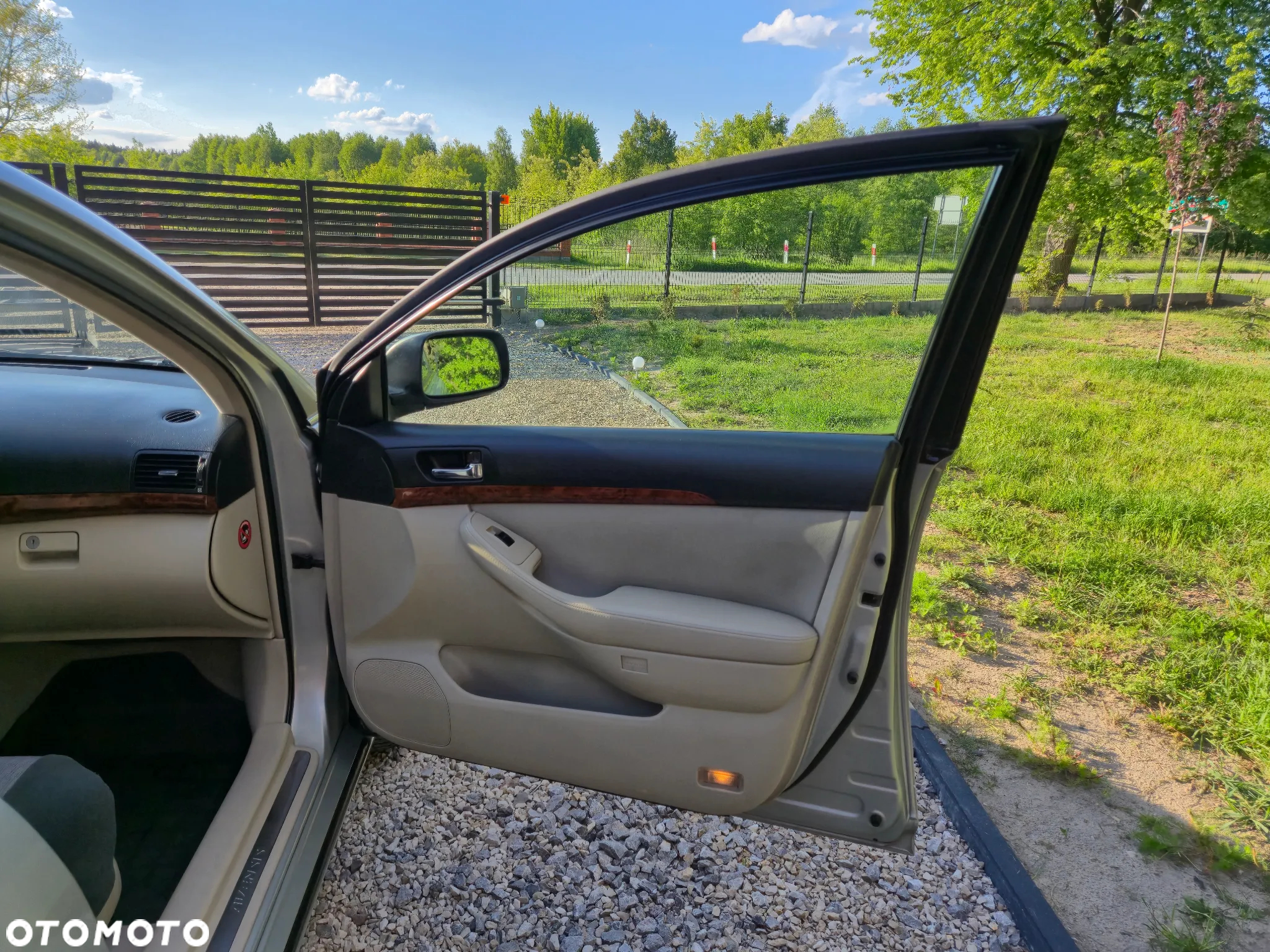 Toyota Avensis 1.8 VVT-i Luna - 27