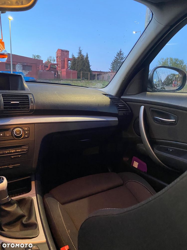 BMW Seria 1 118d DPF - 11
