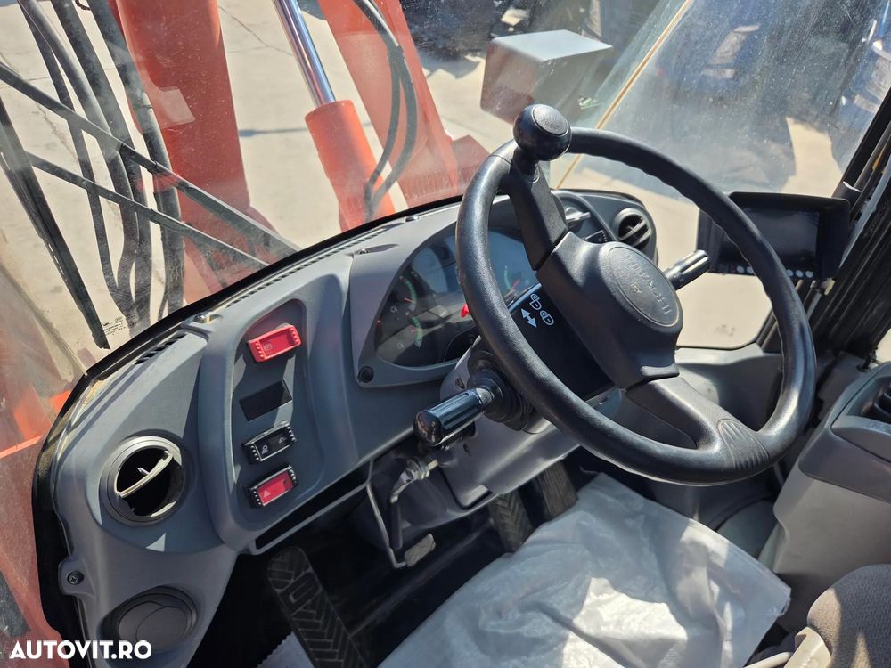 Hitachi ZW150-6, 2018, 5.304h, 21.348km, cupa 2,5mc, Masa 14 tone, cupla rapida, anv Michelin 80% ok, cantar, camera spate masalier, FULL OPTION, filtru suplimentar, Aer cond, rulat in Germania, posibilitate leasing, STARE FOARTE BUNA-PROMOTIE 69.900 EUR+Tva - 30