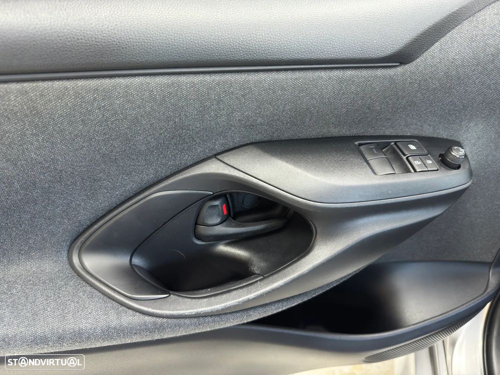 Toyota Yaris 1.5 HDF Comfort Plus - 29