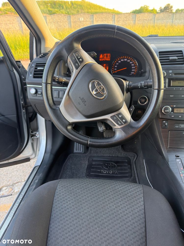 Toyota Avensis 2.0 Multidrive S Executive - 11