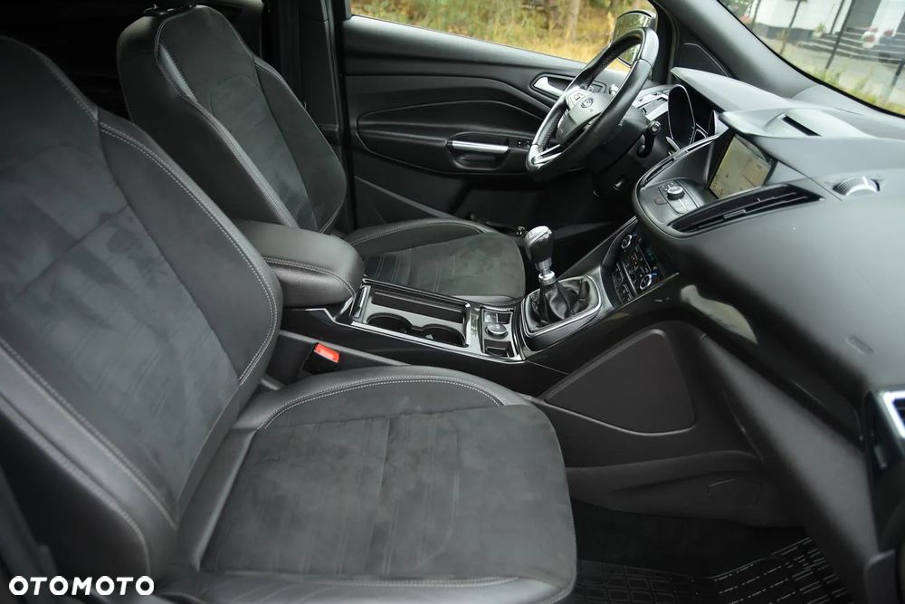 Ford Kuga 2.0 TDCi 2x4 ST-Line - 20