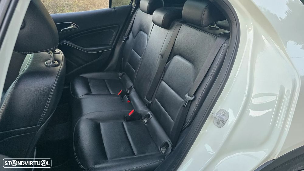 Mercedes-Benz GLA 180 - 29