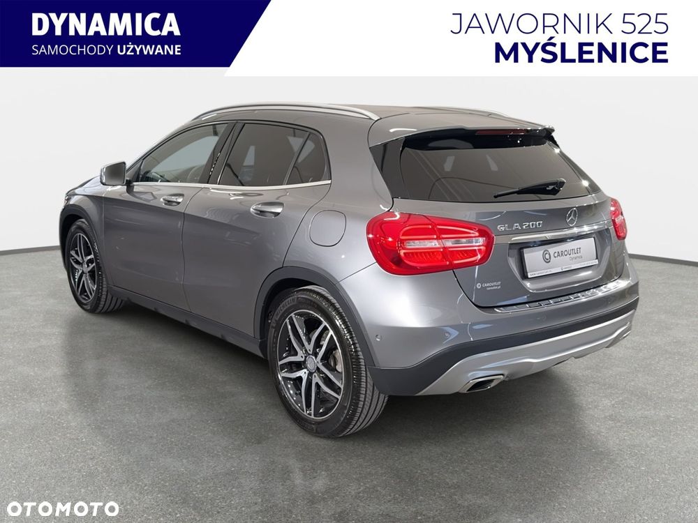 Mercedes-Benz GLA - 7