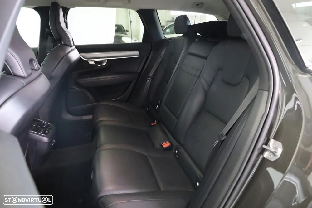 Volvo V90 2.0 D4 Momentum Plus Geartronic - 26